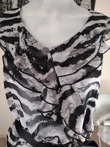 IZ Byer Blouse Woman's XL Chiffon Geometric Sleeveless V Neck Ruffled Belted - Picture 2 of 10