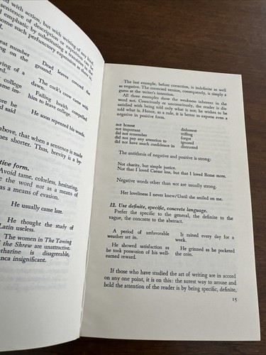 Elements of Style Book 1962 Edition - William Strunk Jr. & E.B. White Paperback - Picture 4 of 6