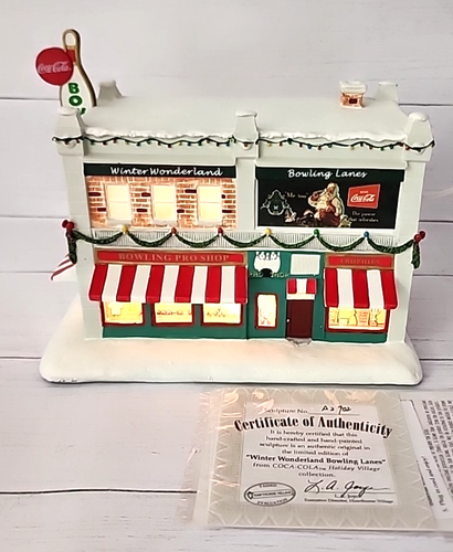 Hawthorne Village Coca-Cola "Winter Wonderland Bowling Lanes" - Imagen 2 de 20