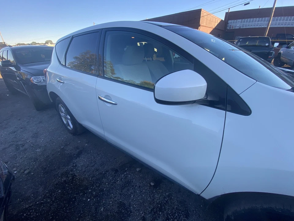 Used Front Right Door Assembly Front fits: 2009 Nissan Murano w/keyless entry Fr - Image 4 of 4