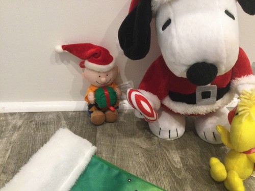 CHRISTMAS PLUSH/STOCKING PEANUTS SNOOPY,CHARLIE BROWN AND WOODSTOCK  PLUSH LOT - Picture 10 of 18