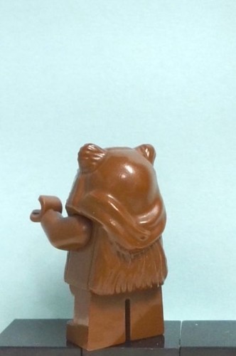 LEGO® Minifig sw0050 - Ewok, Brown Hood (Wicket) - Imagen 2 de 3