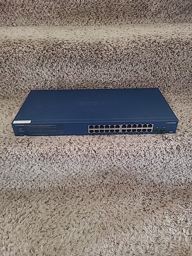 Commutateur géré intelligent Gigabit 24 ports NETGEAR GS724TP v2