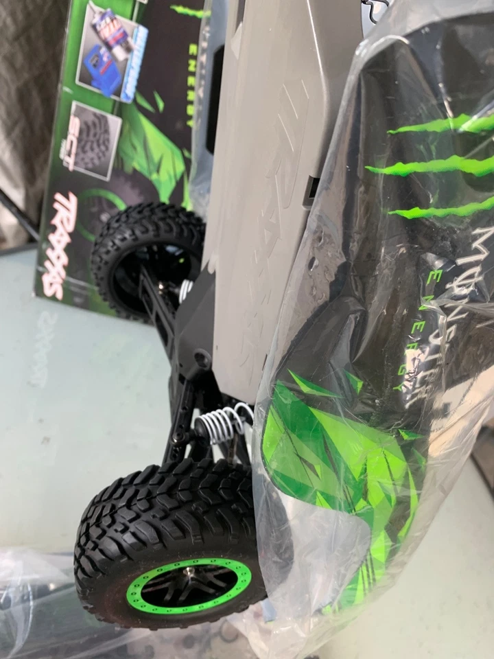 Camión de radiocontrol Traxxas Monster Energy Slash 4x4 sin escobillas 1/10 Foto 4 de 4