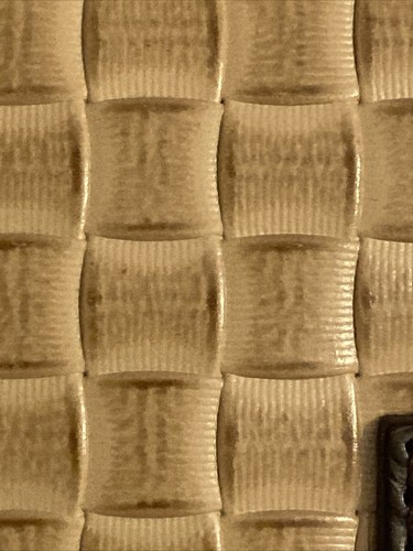 Dooney Bourke Basket Weave Embossed Leather Lilliana Wristlet NWOT - Picture 4 of 7