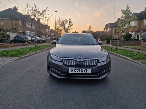 SKODA SUPERB AUTO PLUG IN HYBRID ONE OWNER FSH UBER PCO READY FIRST PCO FINANCE - Picture 2 of 20