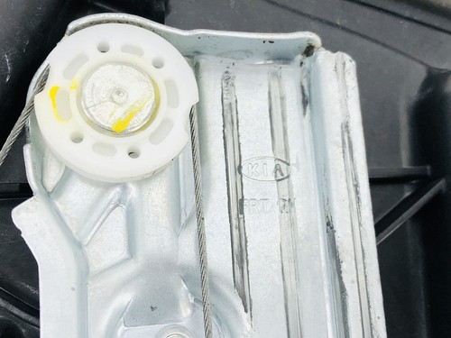 13-16 KIA OPTIMA FRONT RIGHT PASSENGER SIDE DOOR WINDOW REGULATOR & CARRIER OEM - Picture 6 of 7