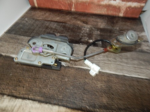 1998-2005 Lexus GS300 OEM Power Trunk Lock Latch Actuator Assembly 64600-30120 - Picture 3 of 5