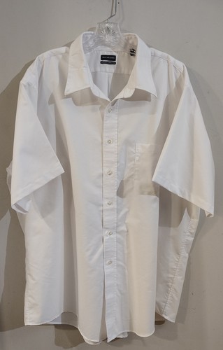 Van Heusen Men's Short Sleeve White Button Down Shirt Size Medium - Picture 3 of 8