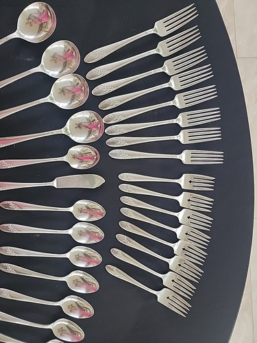 Oneida Community TUDOR PLATE Silverplate QUEEN BESS II 1946 Flatware 38 Pieces - Picture 8 of 19
