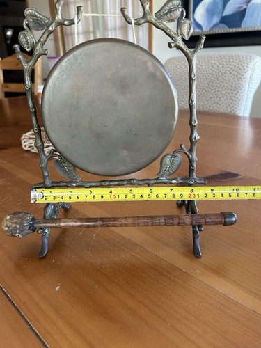 English Antique Naturalistic Table Gong In Brass C. 1880 With Wooden Striker - Picture 10 of 11