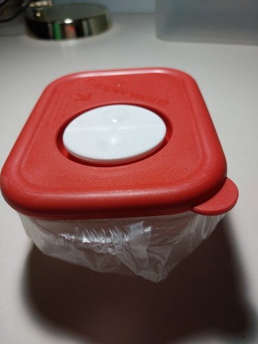 ROCK 'N SERVE TUPPERWARE 3387 & 3388 Red 1 Cup New Microwave Lunch S5 - Picture 3 of 4
