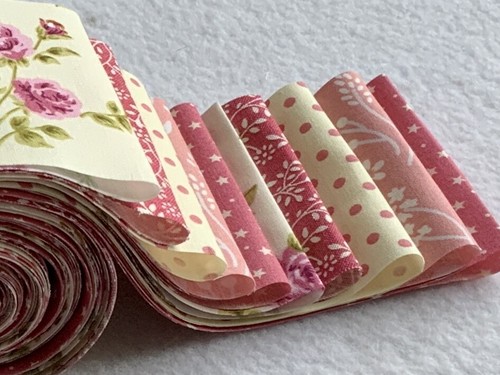 10 100% cotton fabric strips 2.5” x 42” jelly roll quilting floral rag wreath A - Picture 61 of 526