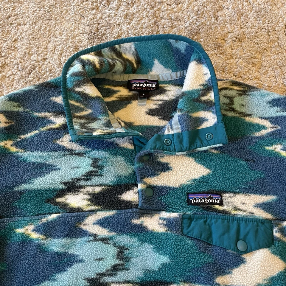 Patagonia Jacket Womens Large Blue Green Synchilla Trout Tales Southwestern - Image 4 of 4
