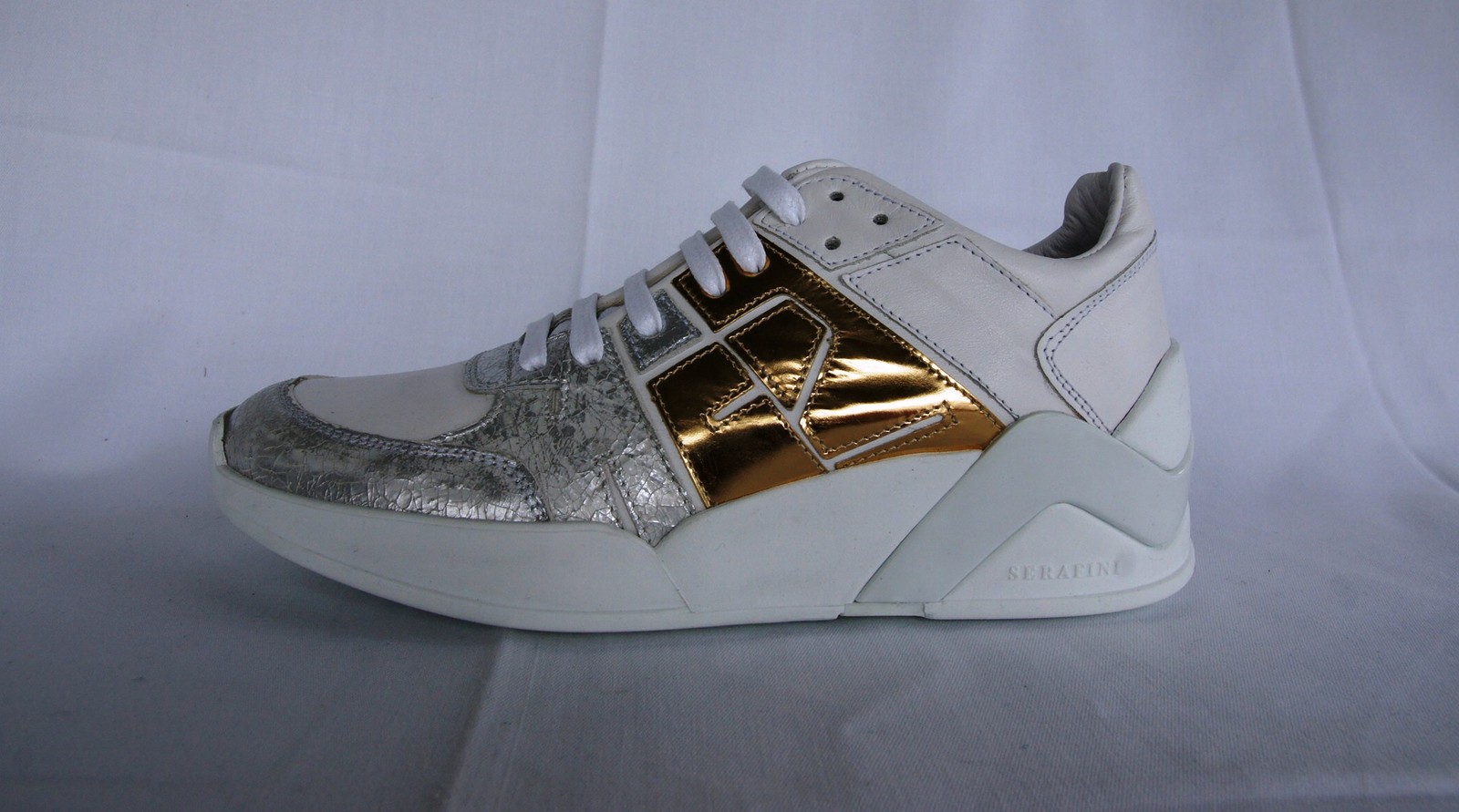 SERAFINI Gr 39 Damen Schnürschuhe Turnschuhe Schuhe weiss Gold NEU ehem. SERAFINI Gr 39 Damen Schnürschuhe Turnschuhe Schuhe weiss Gold NEU ehem.