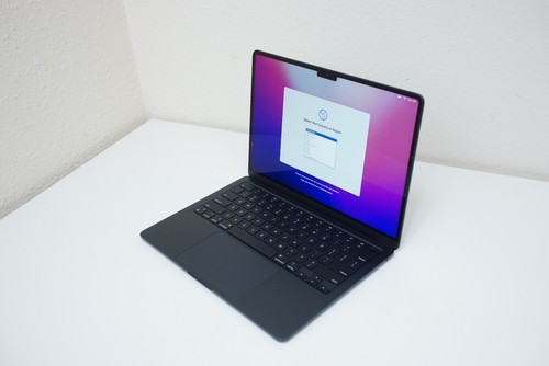 Apple MacBook Air 2024 13 Inch 4.05GHz Apple M3 2TB 24GB RAM 10C GPU AppleCare+ - Picture 7 of 13