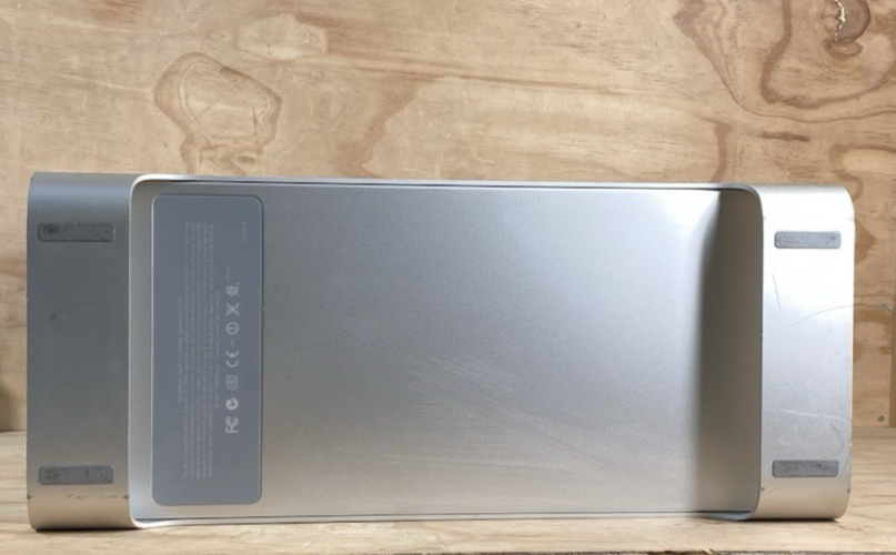 Apple MAC Pro A1186 Dual Core Intel Xeon 2x2GHz /4GB RAM