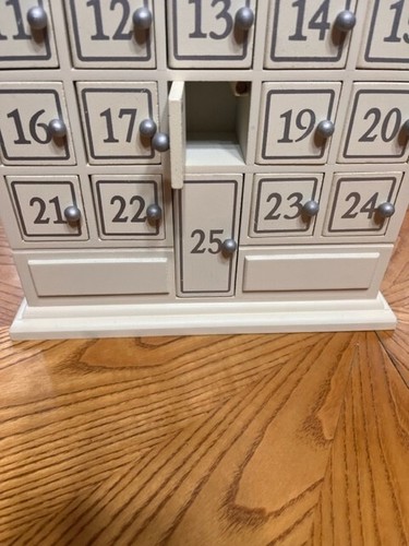 TALL WOODEN ADVENT CALENDER CHRISTMAS TREAT A DAY TIL CHRISTMAS W/MAGNETIC DOORS - Picture 7 of 12