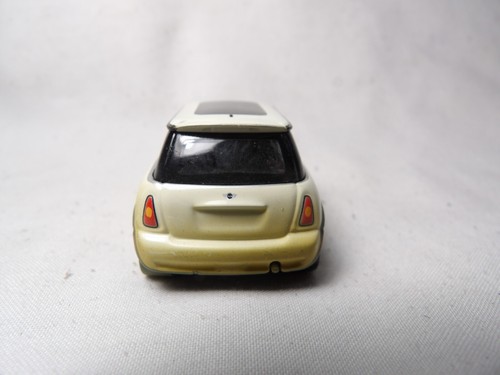 MINI COOPER 2003 JOHNNY LIGHTNING HOLLYWOOD ON WHEELS 1:64 DIE-CAST - Picture 4 of 4