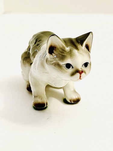 Glazed Porcelain Crouching Kitten Cat Figurine Japan Vintage Deco Collectible - Picture 3 of 9