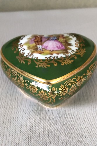 Limoges Heart tinket box - Picture 3 of 12