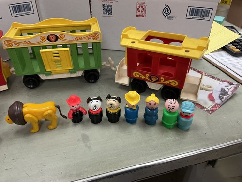 VINTAGE 1979 FISHER PRICE LITTLE PEOPLE CIRCUS TRAIN #991 1969 MINI BUS - Picture 4 of 10