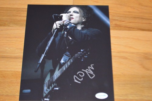 The Cure ~ Foto autografiada por Robert Smith a color de 8x10 con certificado de autenticidad de autógrafo - Imagen 2 de 6
