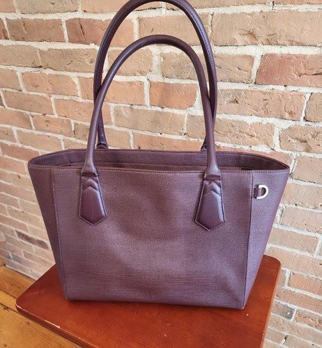 DAGNE DOVER SIGNATURE LEGEND TOTE