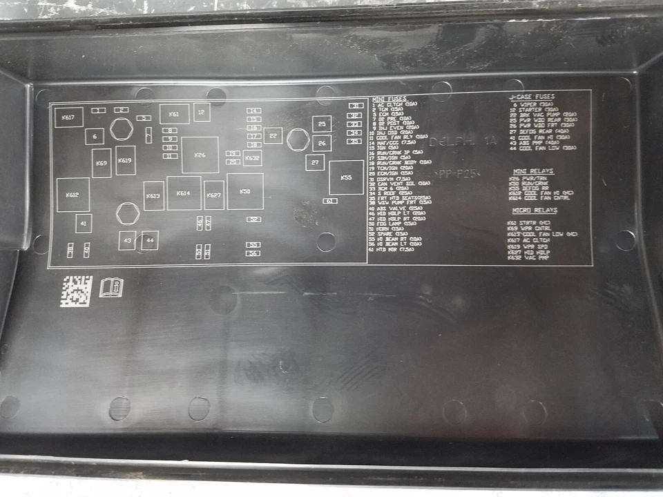 2014 Chevy Camaro SS моторный отсек предохранитель коробка #0370 K6 - Изображение 4 из 4