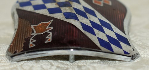 158d. 1942 - 1946 BUICK HOOD EMBLEM, USED WITH DAMAGE, AS IS 3" TALL 2 1/2" WIDE - Picture 5 of 6