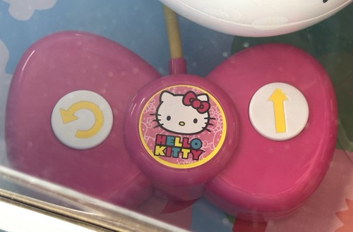 Figura de radiocontrol Hello Kitty Walk with Me RC Sanrio Jada ilumina giros - Imagen 3 de 14