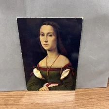 COLOR POSTCARD URBAN COLLECTION - GENTLEWOMAN OR WETSUIT - RAFFAELLO