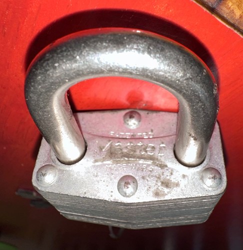 Vintage Master Lock USA Adjustable Throat F 32 Padlock 2 Keys - 1 3/4' X 1" Tall - Picture 10 of 10