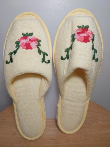 Vtg Yellow Slippers  Sz Large 8-9 NOS Richway! - Bild 1 von 5