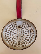 Alte Emaile Emaille Schöpfkelle Siebkelle Schaumkelle Rot und Weiß