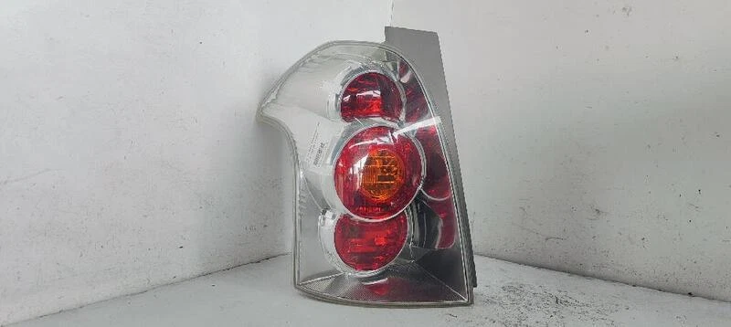 piloto trasero izquierdo para TOYOTA COROLLA VERSO (E12) 2.0D4D 115 2001 162110 - Imagen 2 de 4