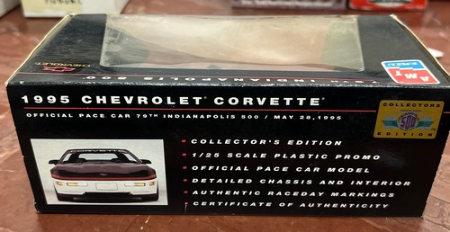 AMT/ERTL - 79th Indianapolis 500 - 1995 Chevrolet Corvette Pace Car - 1:25 Scale - Picture 3 of 5