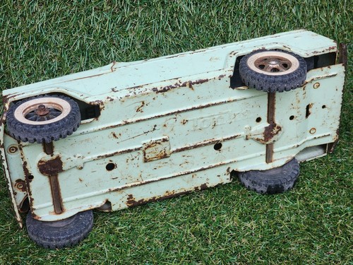 VINTAGE 1960'S TONKA - TEA JEEPSTER GREEN Pressed Steel Convertible - 13" - 1969 - Picture 6 of 6