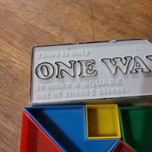 Vintage 1966 Milton Bradley ONE WAY Puzzle Game Complete with 5 Colorful Pieces - Picture 3 of 5