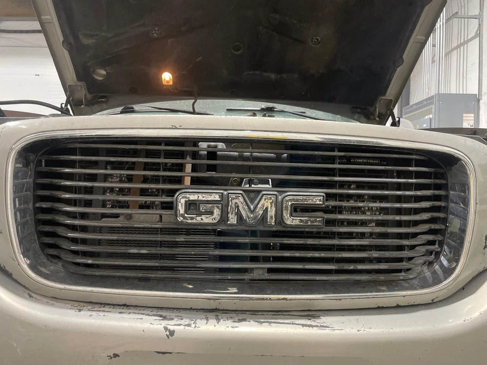 1999 - 2000 GMC Yukon Denali Grille Foto 4 de 4
