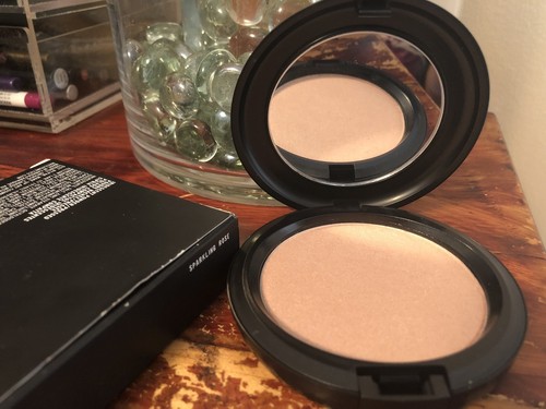 MAC Iridescent Pressed Powder Sparkling Rose 8g / 0.28 oz NIB - Picture 1 of 7