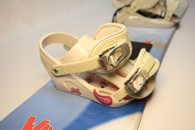  Factory Boarding Waver Snowboard Size 135 Snowboard with Bindings