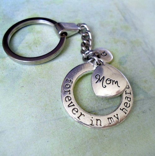 Mom Keychain - Forever in My Heart with Letter Charm * Great Mother Gift - 第 1/4 張圖片