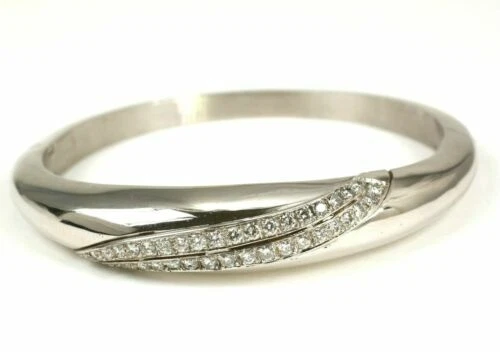 Markenlose Echtschmuck im Armreif-Stil