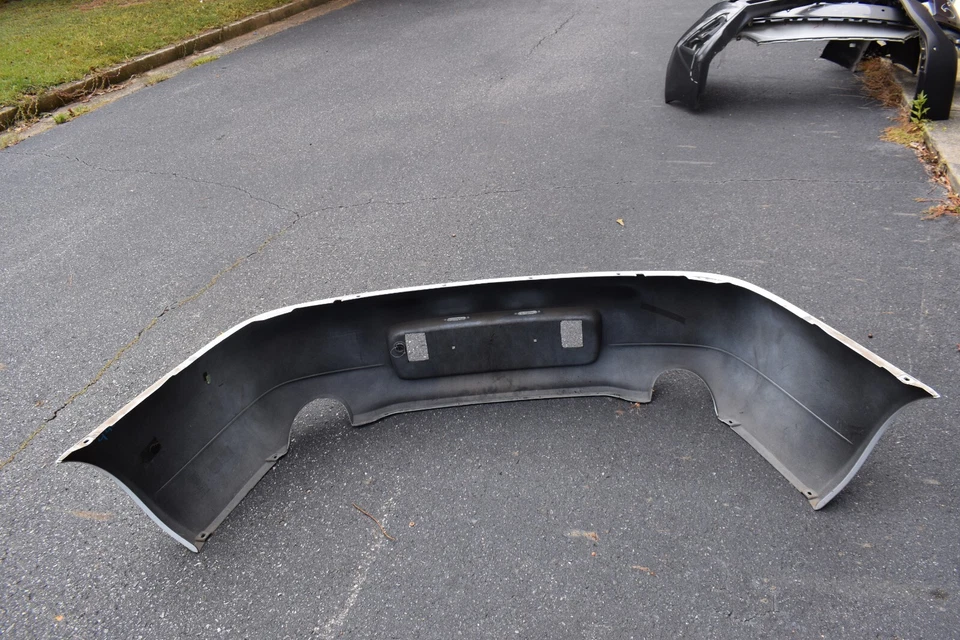 PORSCHE 911 CARRERA REAR BUMPER FACTORY OEM 1999-2001  Foto 4 de 4