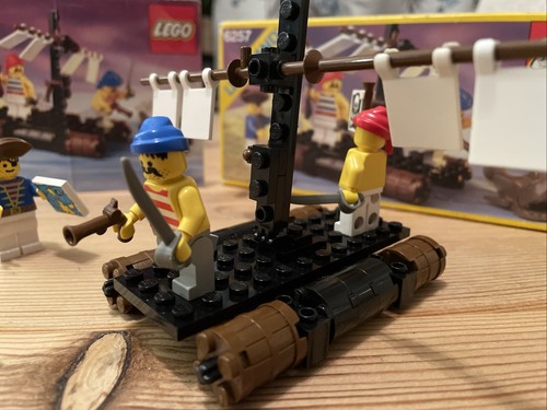 Lego 6257 Pirates Castaways 100% Complete Museum Condition - Box & Instructions - Picture 7 of 16