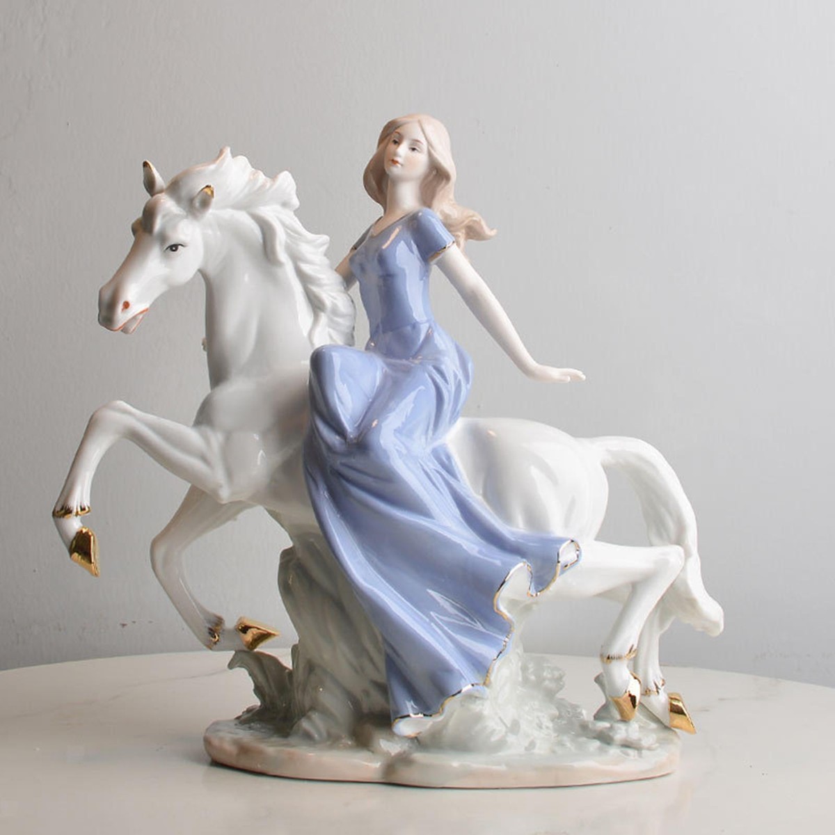 置物：【Auro Belcari】『Woman Horse Riding』　※陶 Capodimonte A. Belcari Figure Of A Lady On A Horse On A