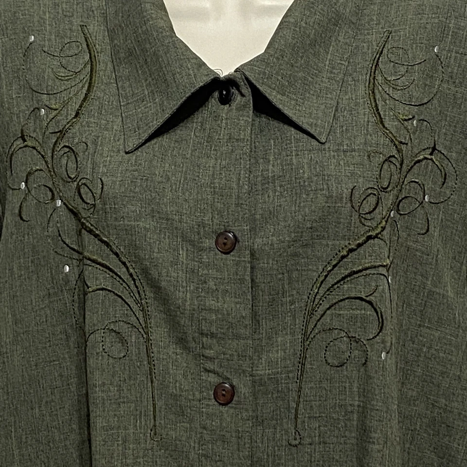 Conjunto de calça social e top feminino Pride & Joy 2 peças abotoadas 22W verde oliva marrom - Imagem 4 de 4