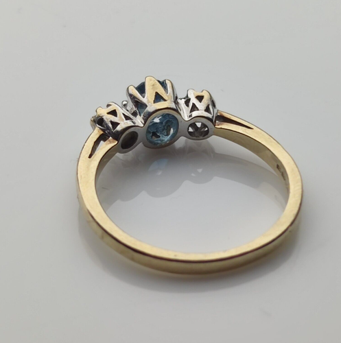 9ct Yellow Gold Ring Blue Oval Topaz and Diamonds Gemstones UK Ring Size N 1/2 - Picture 4 of 12