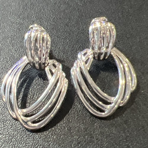 vintage monet clip on earrings Silver Tone Dangles  - Picture 4 of 14